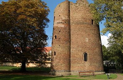 Norwich - Cow Tower, (EH)