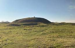 Totternhoe - Maiden Bower, (HE)