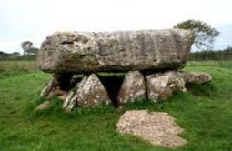 Lligwy Burial Chamber - Moelfre