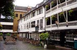 London - George Inn, (NT)