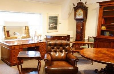 Hingstons Antiques of Wilton